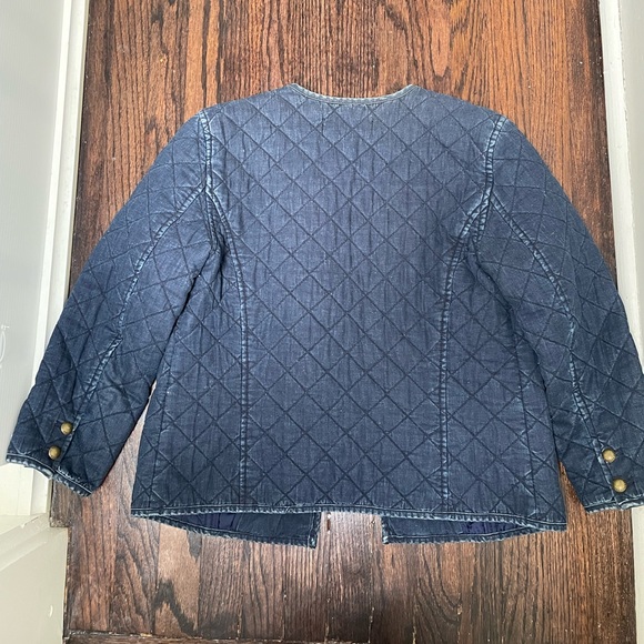 Chambray Quilted jacket with brass button - Picture 6 of 9
